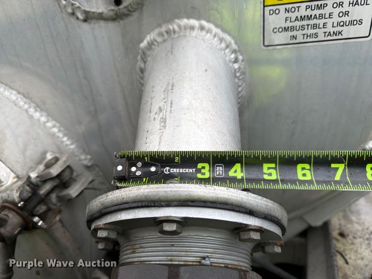 image for item YA1938 2020 Kenworth T880  vacuum truck