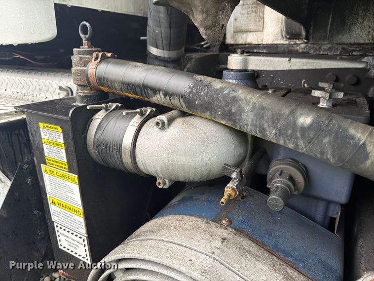 image for item YA1938 2020 Kenworth T880  vacuum truck