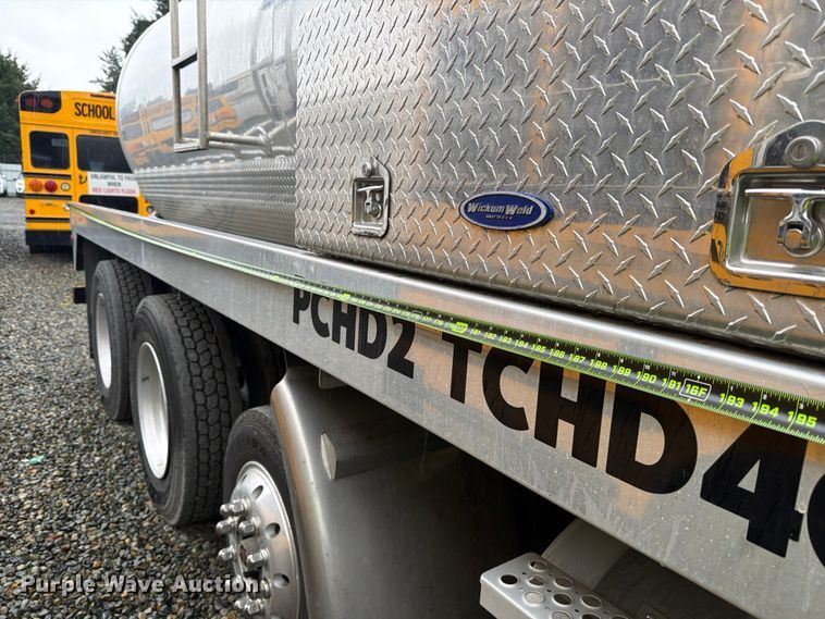 image for item YA1938 2020 Kenworth T880  vacuum truck