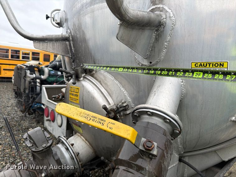 image for item YA1938 2020 Kenworth T880  vacuum truck