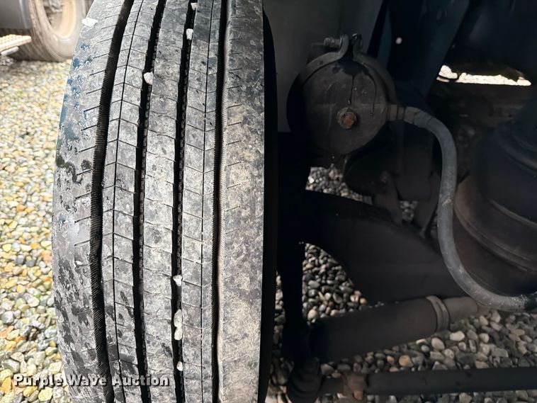 image for item YA1938 2020 Kenworth T880  vacuum truck