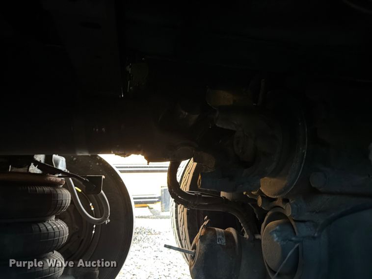 image for item YA1938 2020 Kenworth T880  vacuum truck