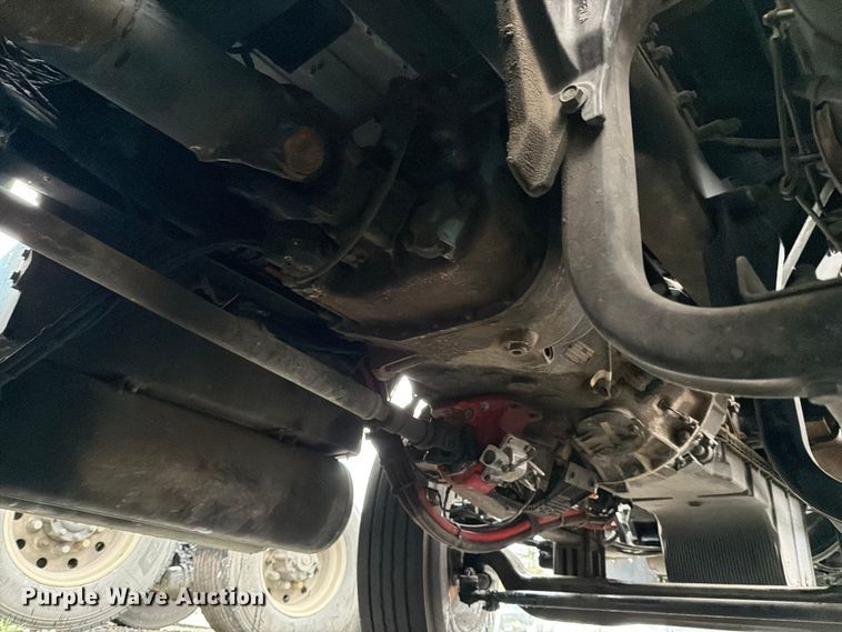 image for item YA1938 2020 Kenworth T880  vacuum truck