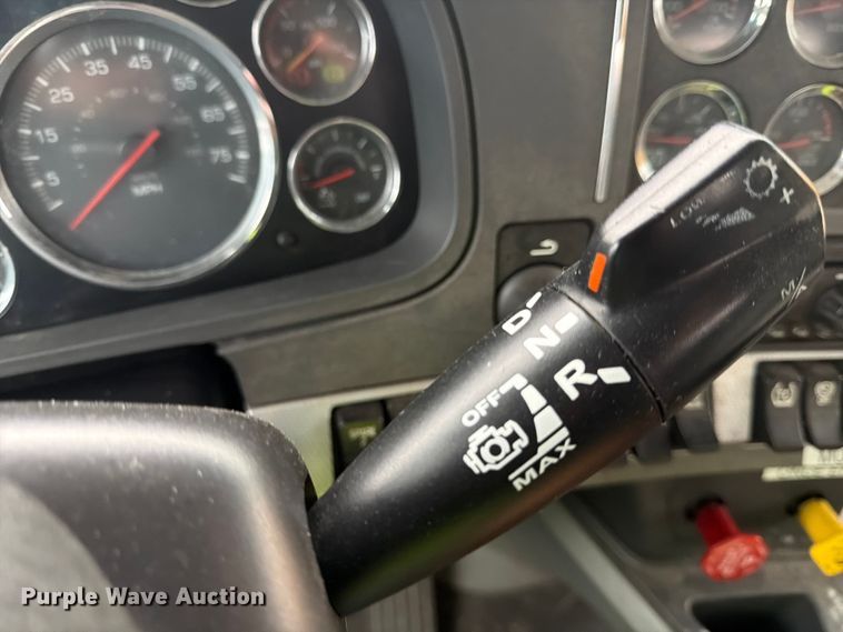 image for item YA1938 2020 Kenworth T880  vacuum truck