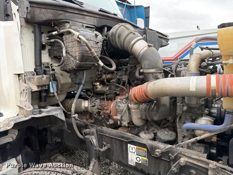 image for item YA1938 2020 Kenworth T880  vacuum truck