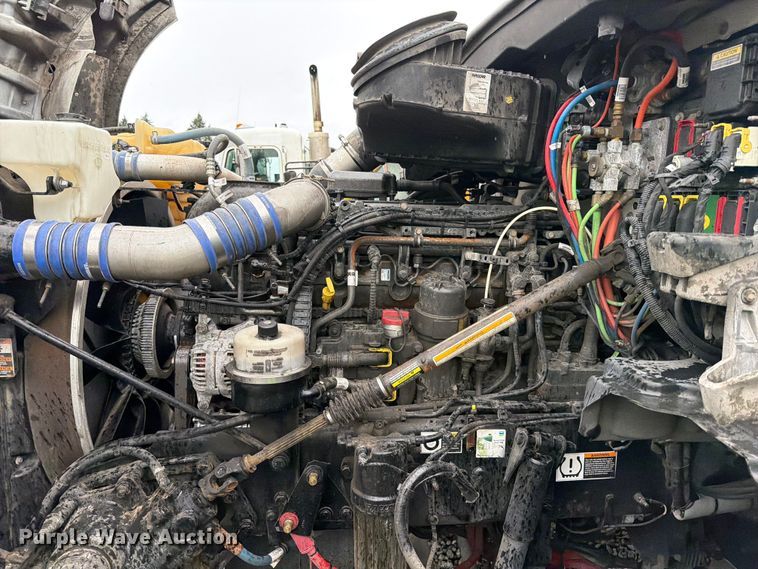 image for item YA1938 2020 Kenworth T880  vacuum truck