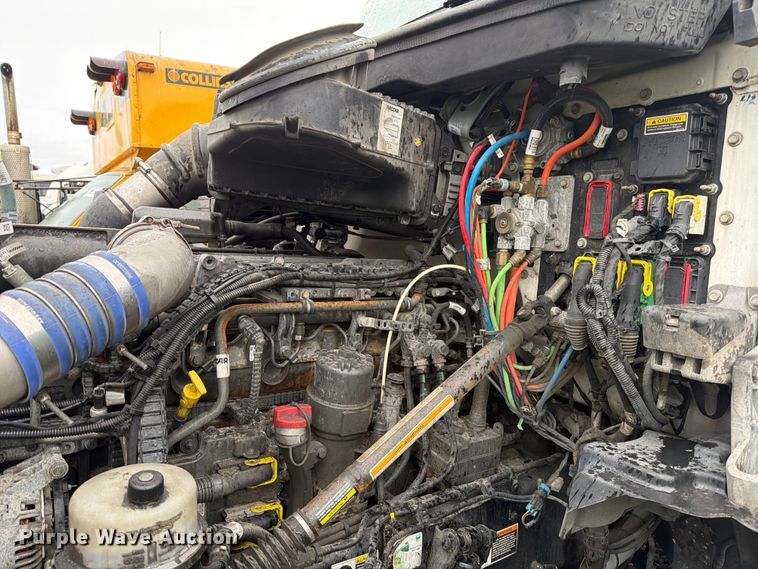 image for item YA1938 2020 Kenworth T880  vacuum truck