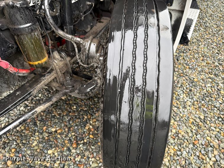 image for item YA1938 2020 Kenworth T880  vacuum truck