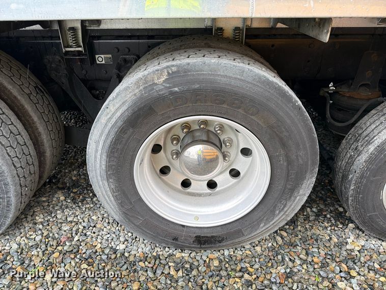 image for item YA1938 2020 Kenworth T880  vacuum truck