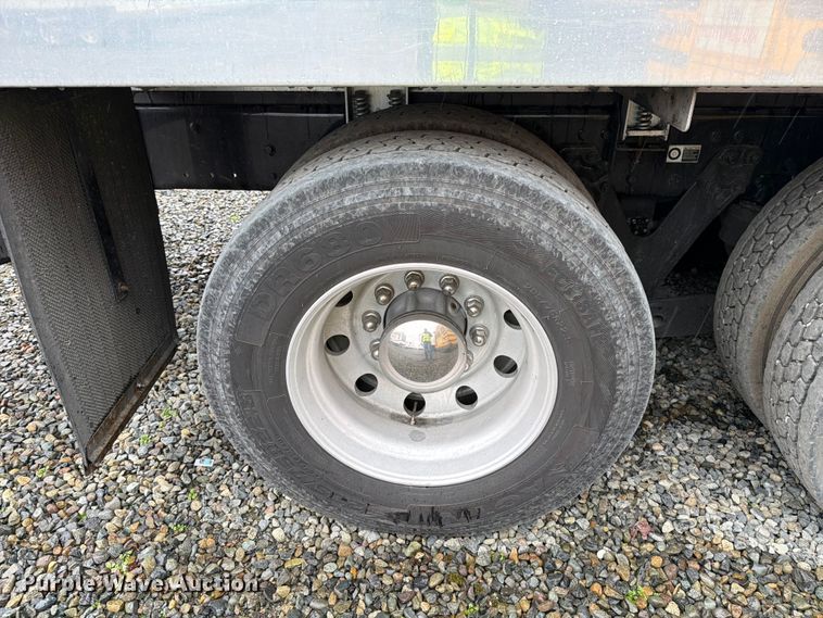 image for item YA1938 2020 Kenworth T880  vacuum truck