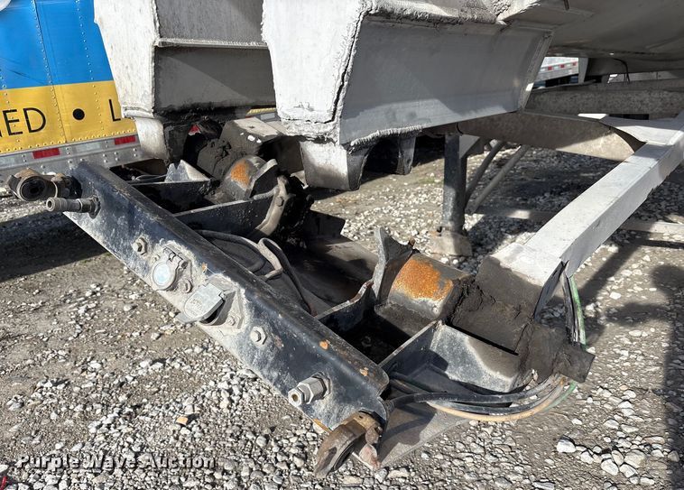 image for item YA1947 2008 MAC Mac Trailer Manufacturing end dump trailer