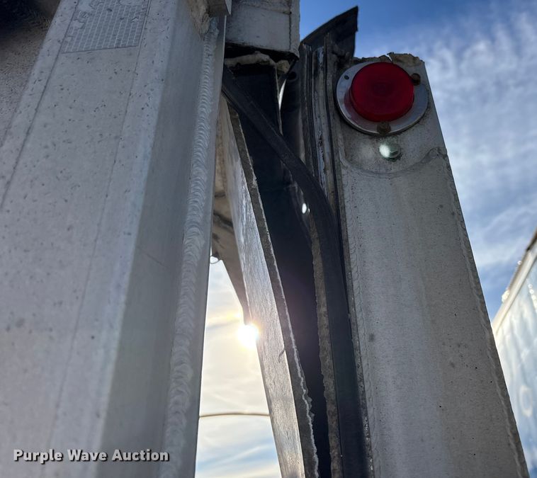 image for item YA1947 2008 MAC Mac Trailer Manufacturing end dump trailer