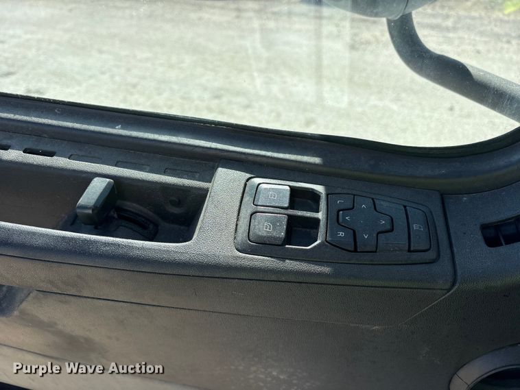 image for item YA1955 2022 Volvo VNL semi truck