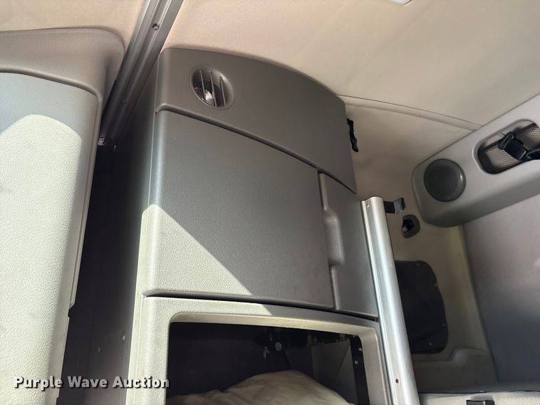 image for item YA1955 2022 Volvo VNL semi truck