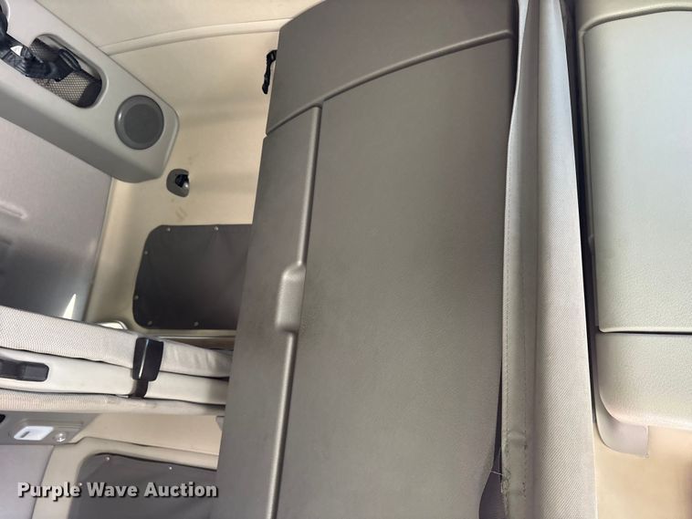 image for item YA1955 2022 Volvo VNL semi truck