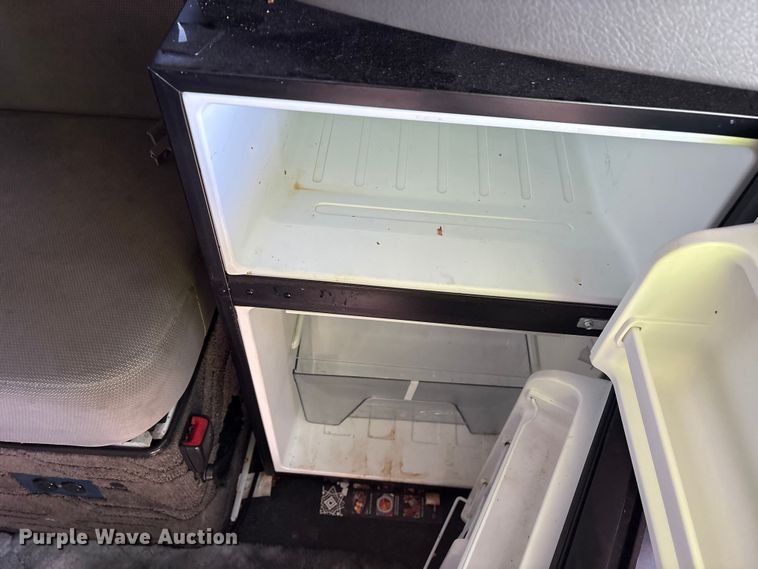 image for item YA1955 2022 Volvo VNL semi truck