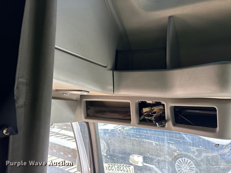 image for item YA1955 2022 Volvo VNL semi truck