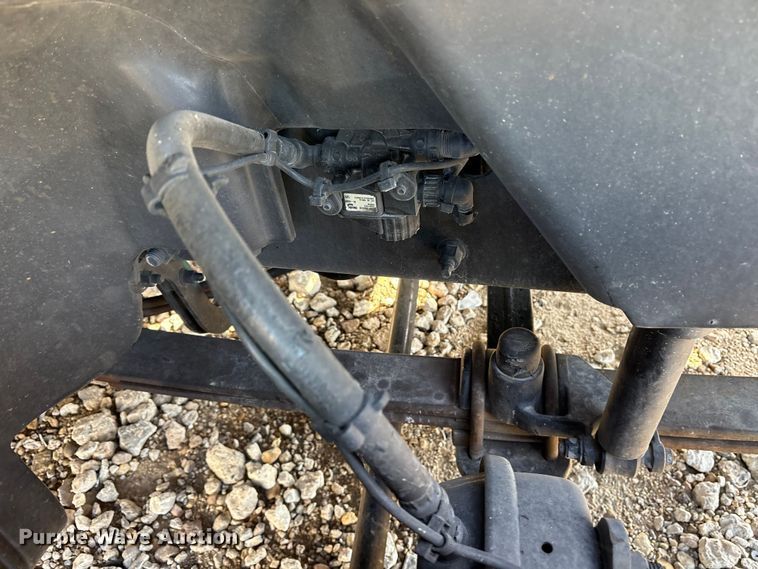 image for item YA1955 2022 Volvo VNL semi truck