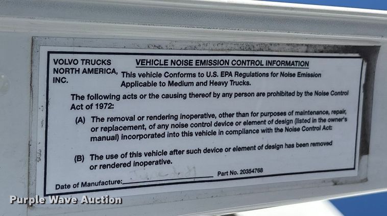 image for item YA1955 2022 Volvo VNL semi truck