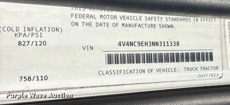 image for item YA1955 2022 Volvo VNL semi truck