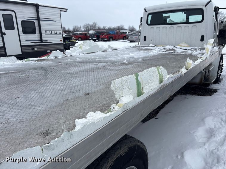 image for item YA2019 2024 Freightliner Business Class M2 box truck