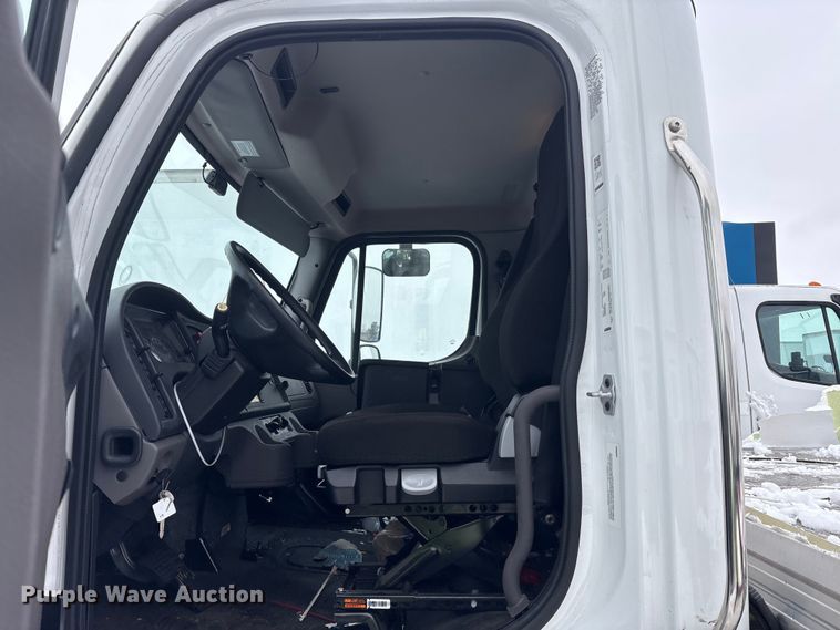 image for item YA2019 2024 Freightliner Business Class M2 box truck