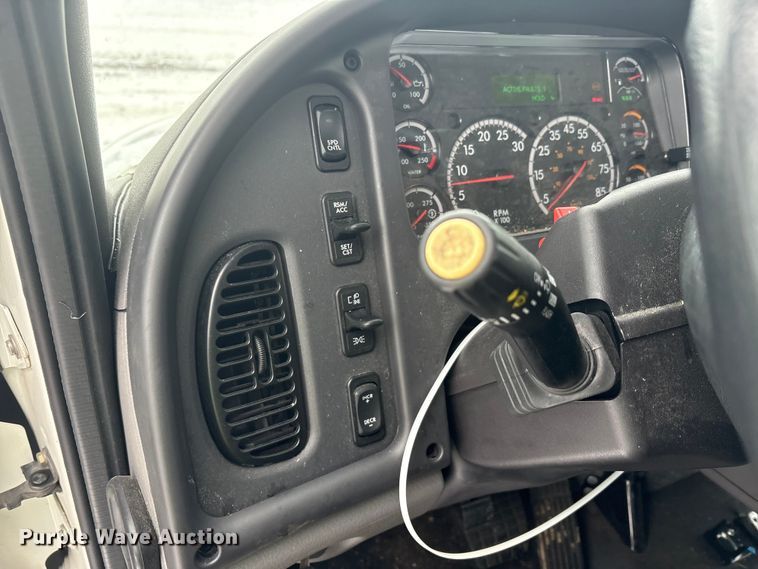 image for item YA2019 2024 Freightliner Business Class M2 box truck