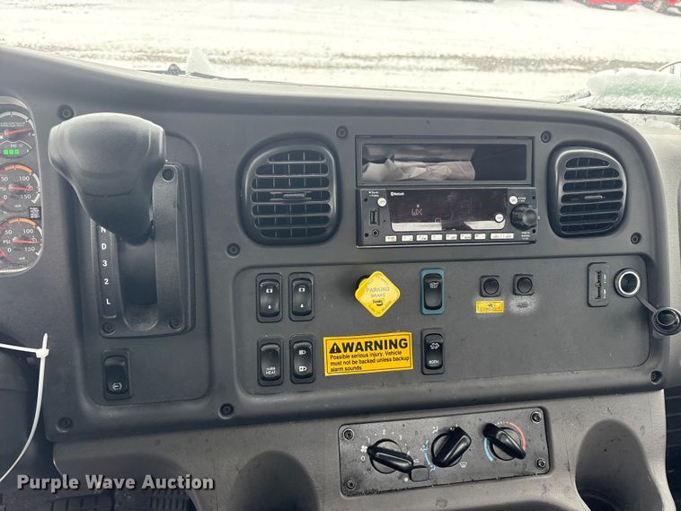 image for item YA2019 2024 Freightliner Business Class M2 box truck