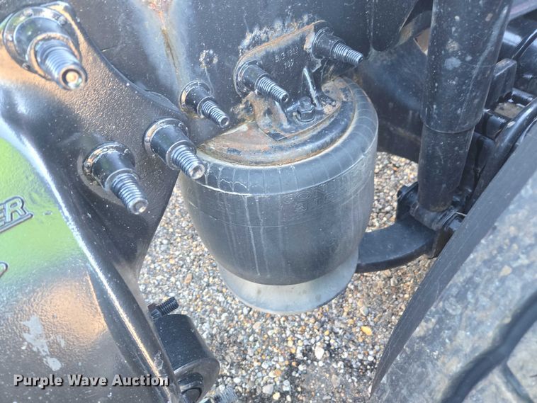 image for item YA2093 2020 Freightliner Cascadia semi truck