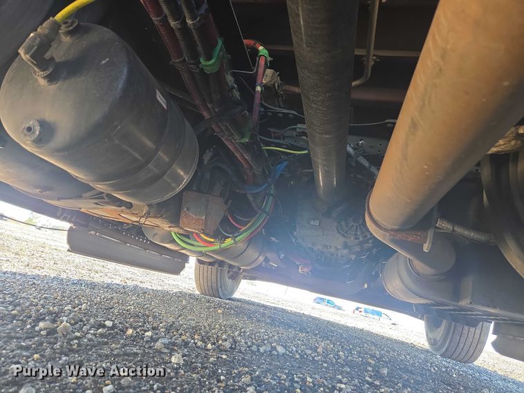 image for item YA2093 2020 Freightliner Cascadia semi truck