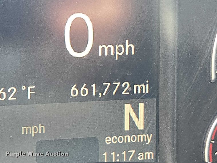 image for item YA2093 2020 Freightliner Cascadia semi truck