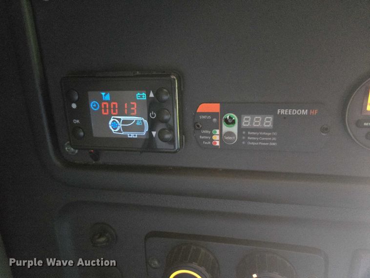 image for item YA2093 2020 Freightliner Cascadia semi truck