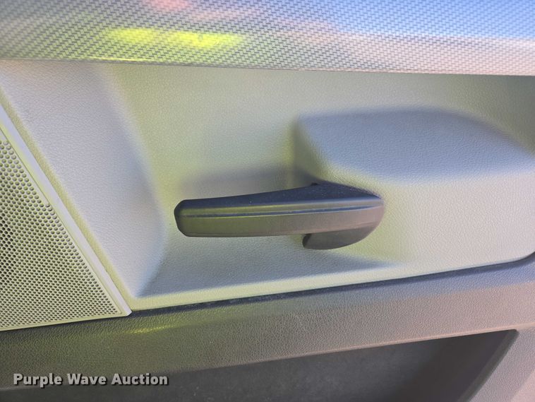 image for item YA2093 2020 Freightliner Cascadia semi truck