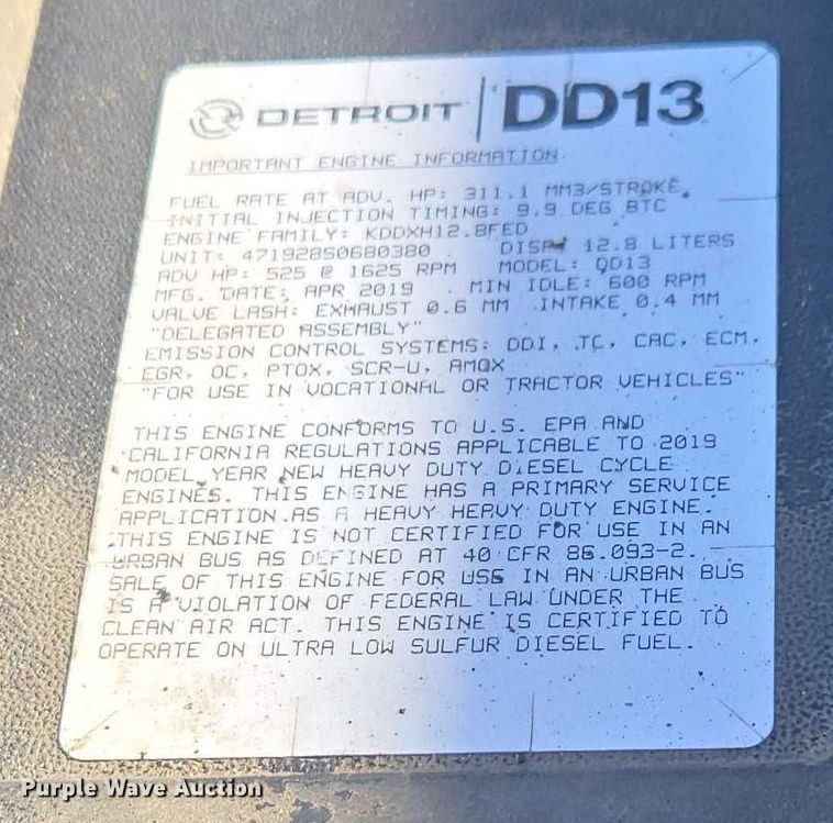 image for item YA2093 2020 Freightliner Cascadia semi truck