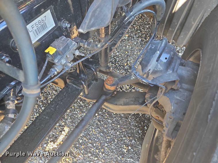 image for item YA2093 2020 Freightliner Cascadia semi truck