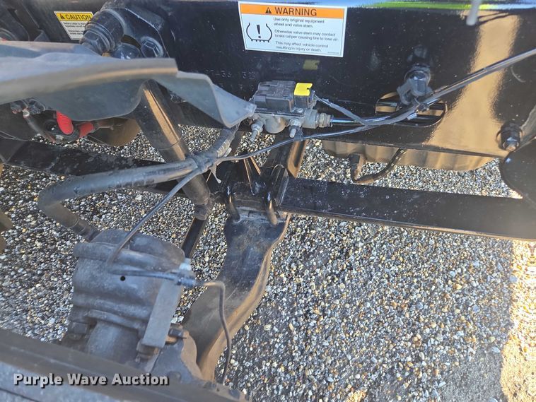 image for item YA2093 2020 Freightliner Cascadia semi truck