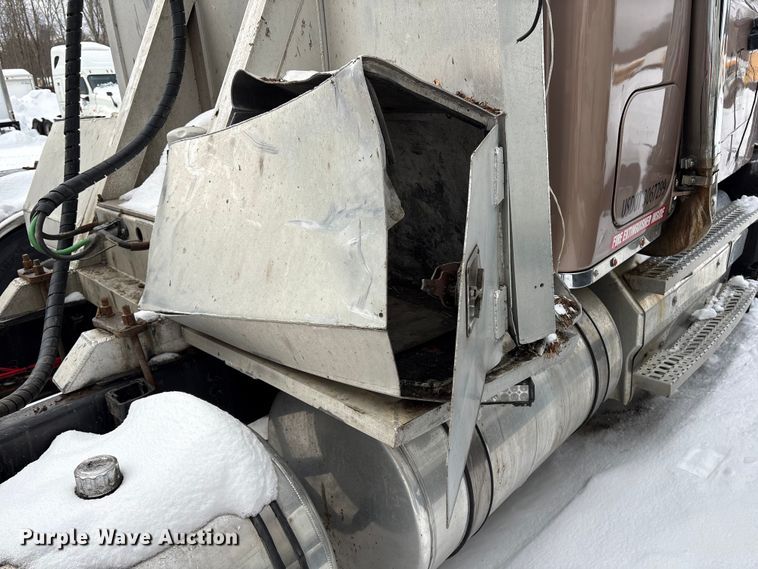 image for item YA2161 2024 Western Star 49X semi truck