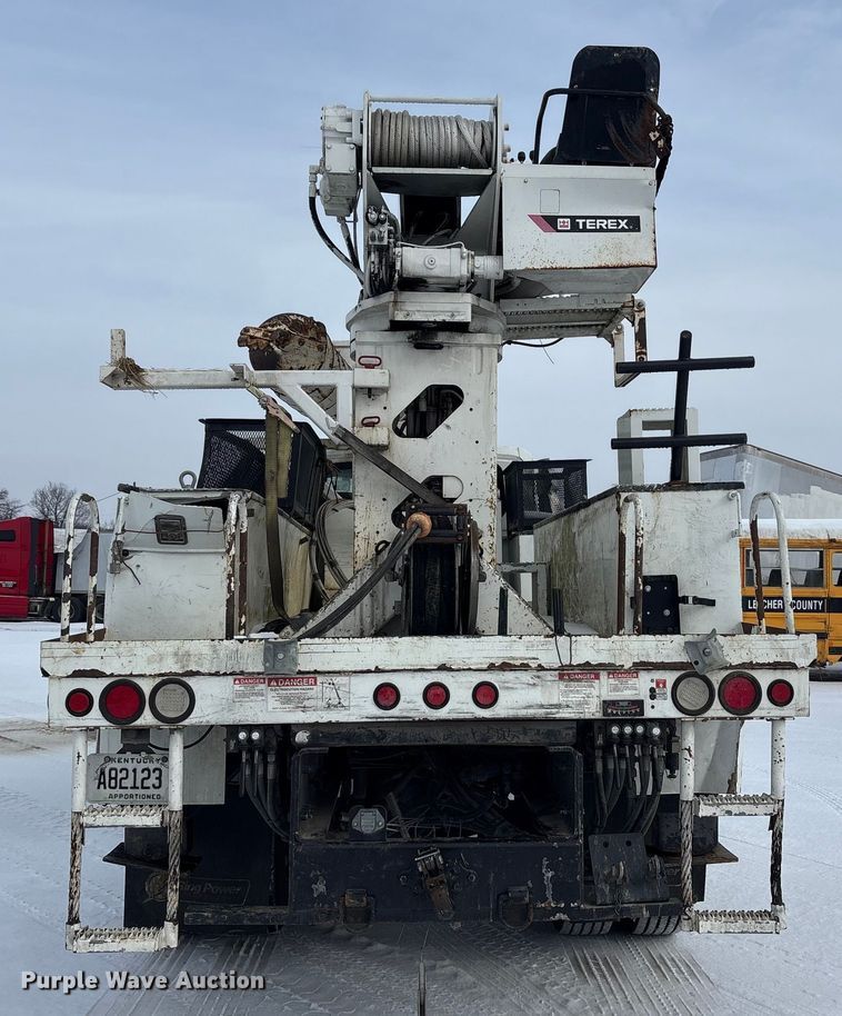 image for item YA2173 2019 International 7300 digger derrick truck