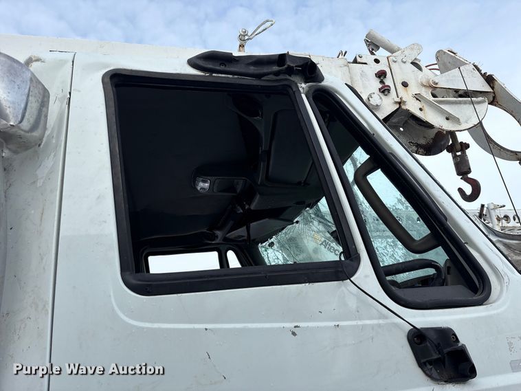 image for item YA2173 2019 International 7300 digger derrick truck