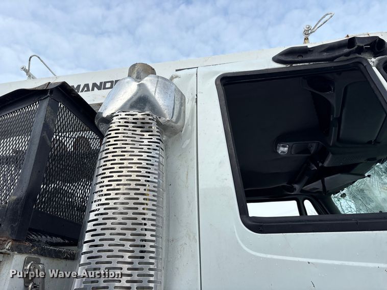 image for item YA2173 2019 International 7300 digger derrick truck