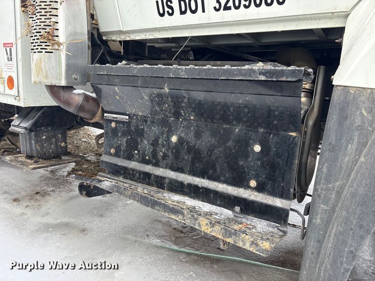 image for item YA2173 2019 International 7300 digger derrick truck