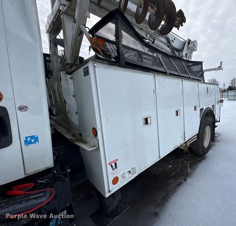 image for item YA2173 2019 International 7300 digger derrick truck