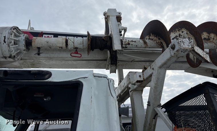 image for item YA2173 2019 International 7300 digger derrick truck