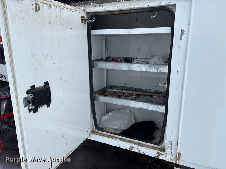 image for item YA2173 2019 International 7300 digger derrick truck