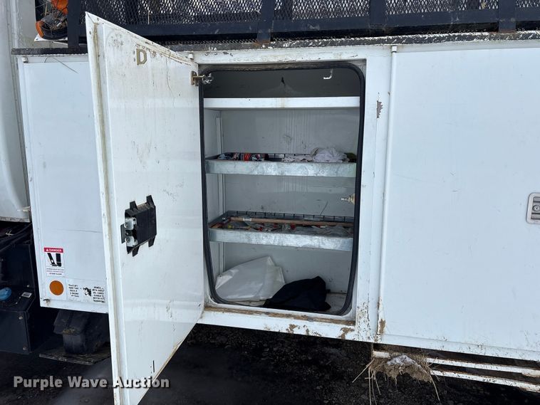 image for item YA2173 2019 International 7300 digger derrick truck