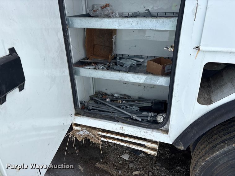 image for item YA2173 2019 International 7300 digger derrick truck