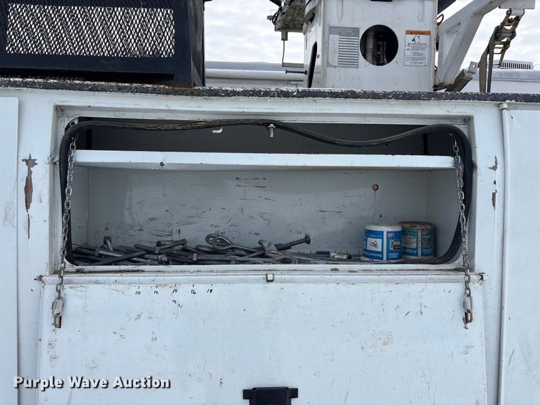 image for item YA2173 2019 International 7300 digger derrick truck