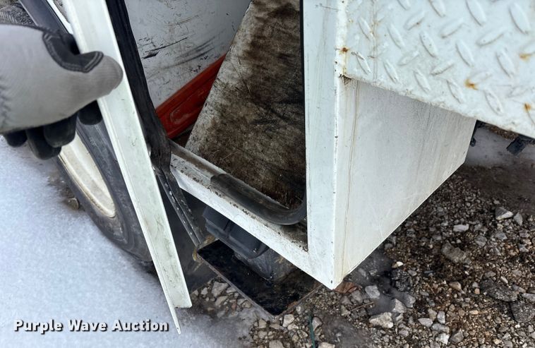 image for item YA2173 2019 International 7300 digger derrick truck