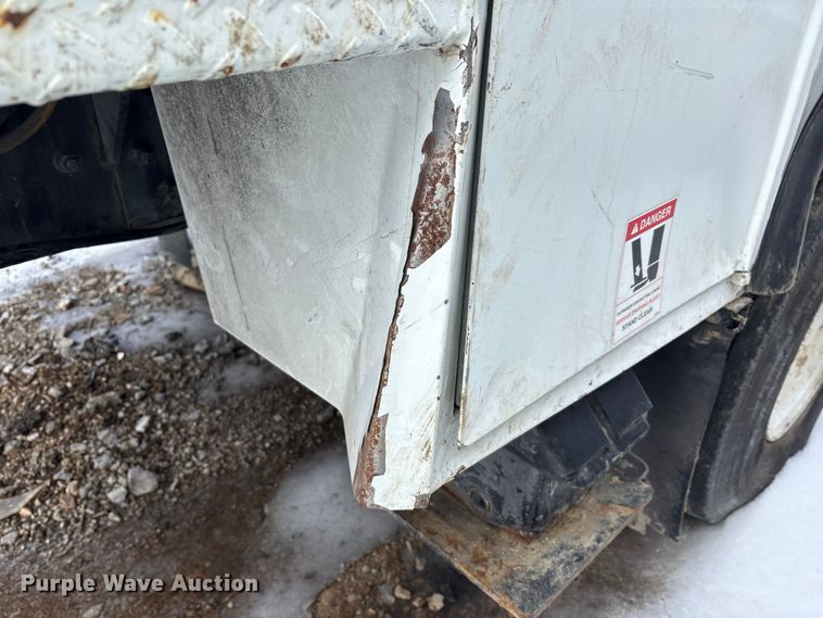 image for item YA2173 2019 International 7300 digger derrick truck