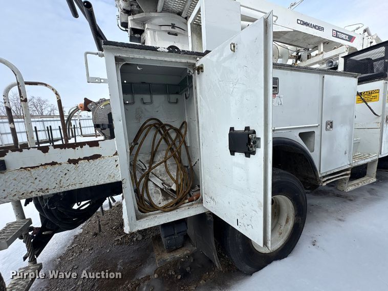 image for item YA2173 2019 International 7300 digger derrick truck